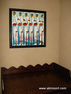 Entryway art and furniture--2 queen bed room