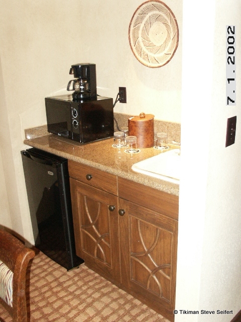 One-bedroom Suite kitchenette